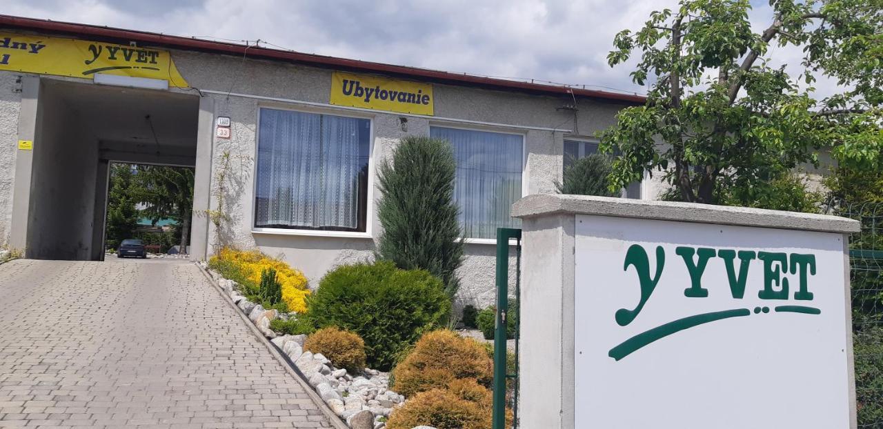 Apartman Yvet Sucany Екстериор снимка