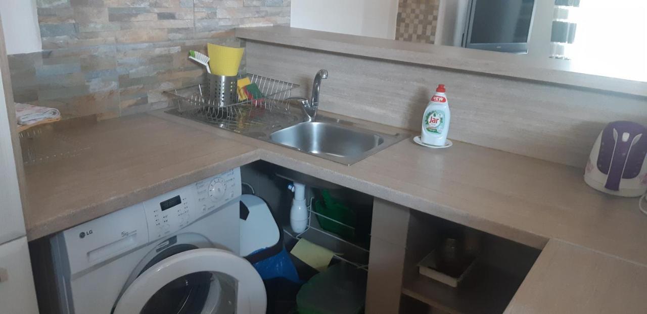 Apartman Yvet Sucany Екстериор снимка