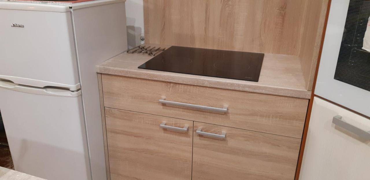 Apartman Yvet Sucany Екстериор снимка