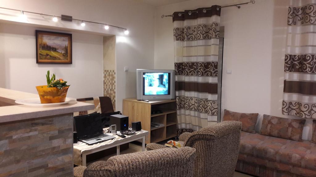 Apartman Yvet Sucany Екстериор снимка