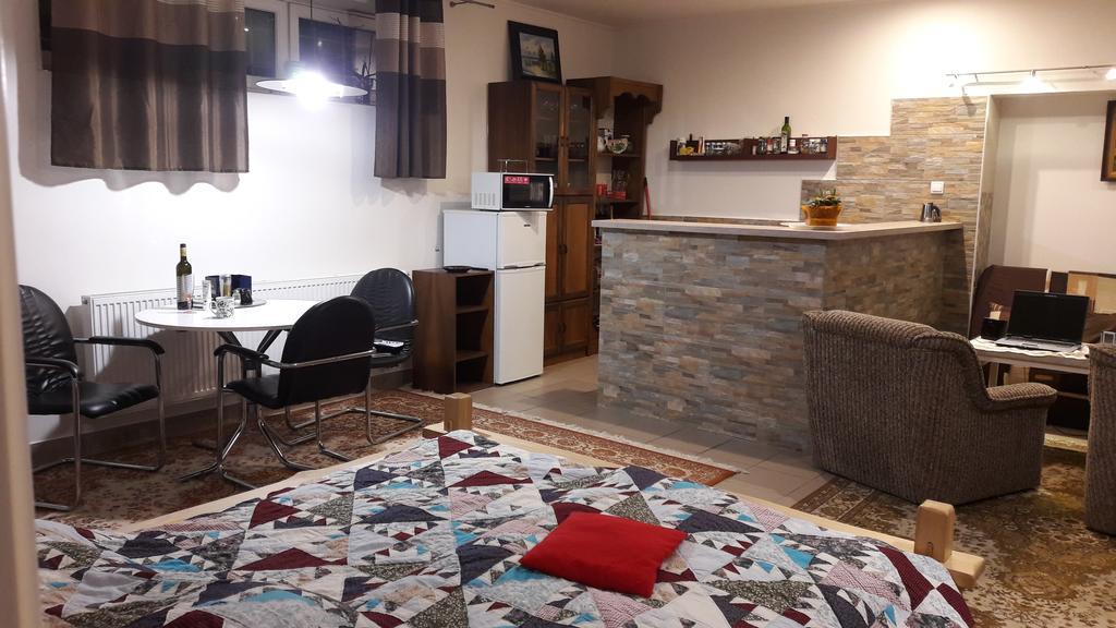 Apartman Yvet Sucany Екстериор снимка
