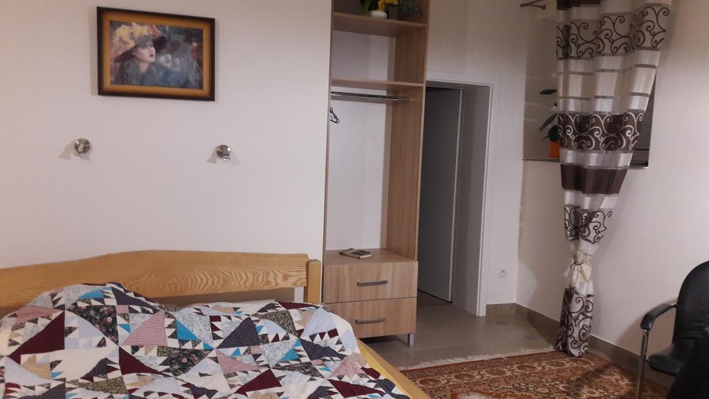 Apartman Yvet Sucany Екстериор снимка