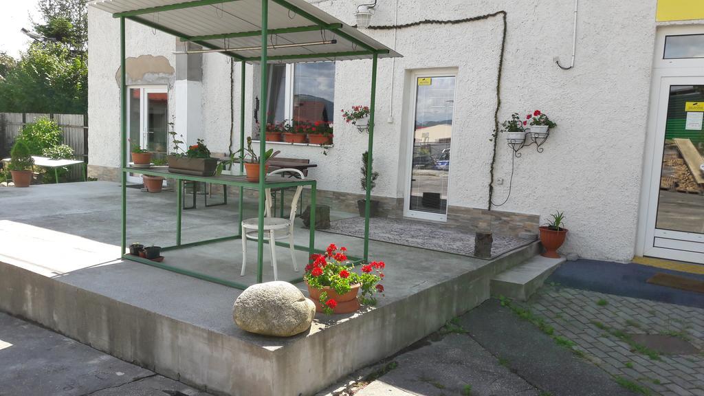 Apartman Yvet Sucany Екстериор снимка