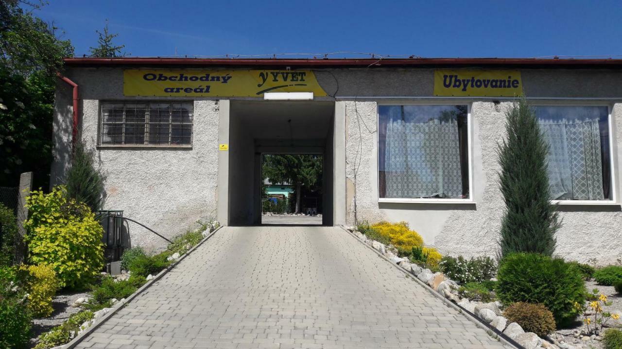 Apartman Yvet Sucany Екстериор снимка
