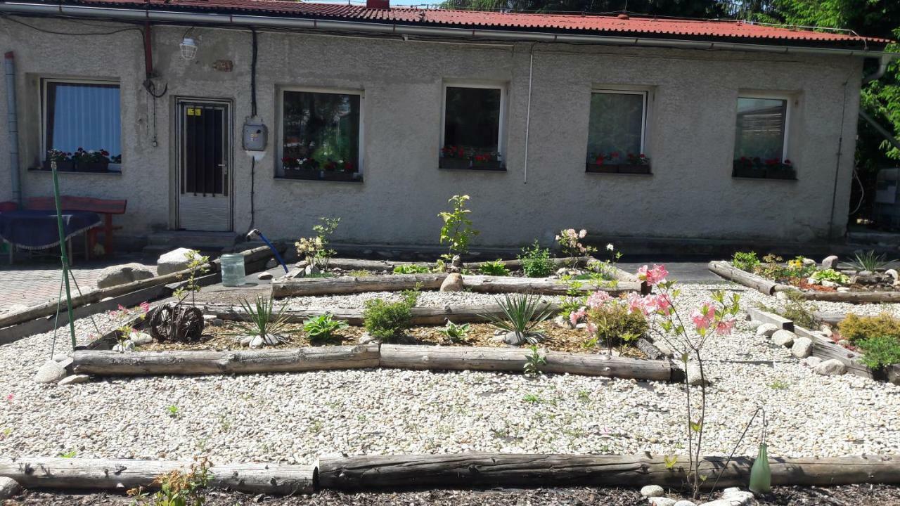 Apartman Yvet Sucany Екстериор снимка