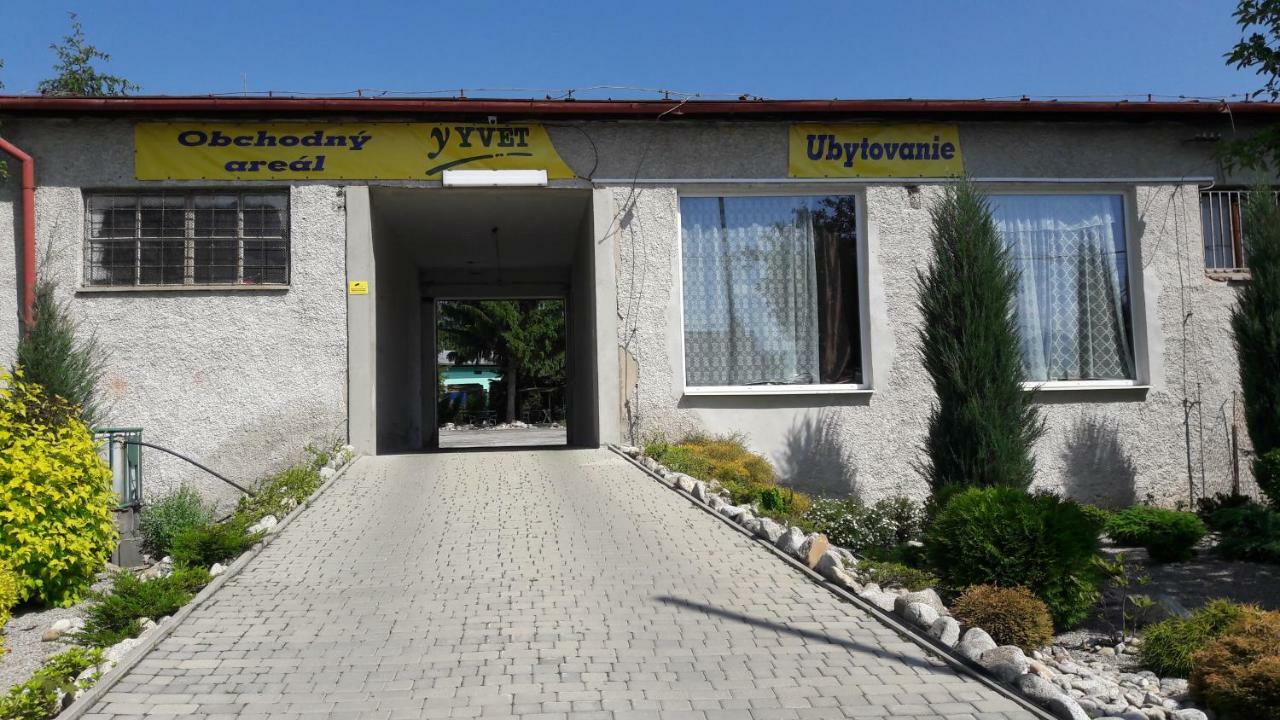 Apartman Yvet Sucany Екстериор снимка