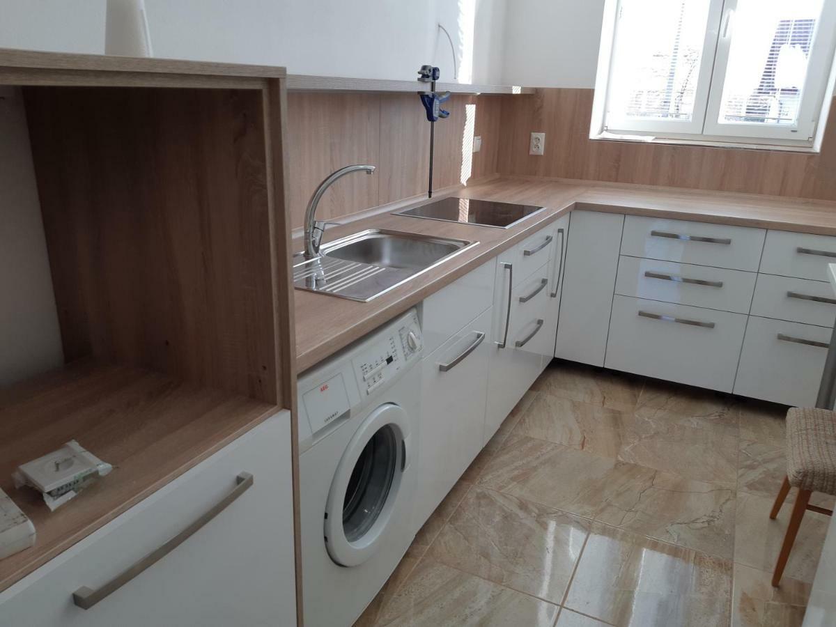Apartman Yvet Sucany Екстериор снимка
